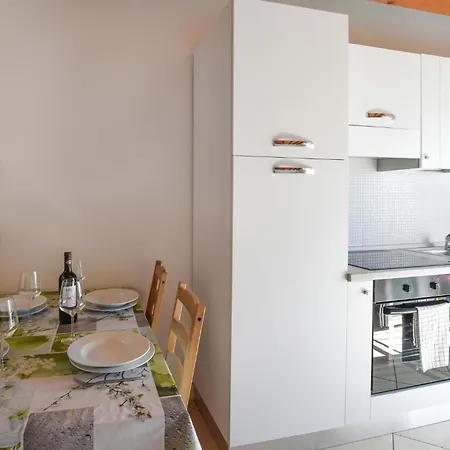 Cozy In With Kitchen Appartement